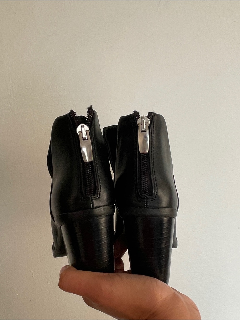 Steve Madden Black Pointed Toe Cutout Ankle Booties - Picture 2 of 6